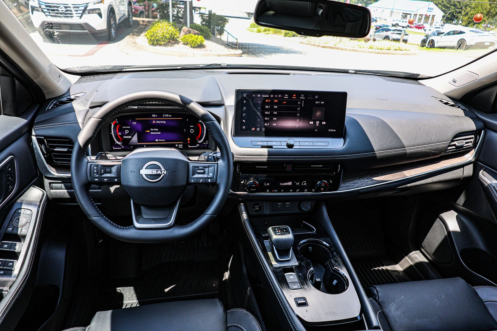 2025 Nissan Rogue Platinum photo 15