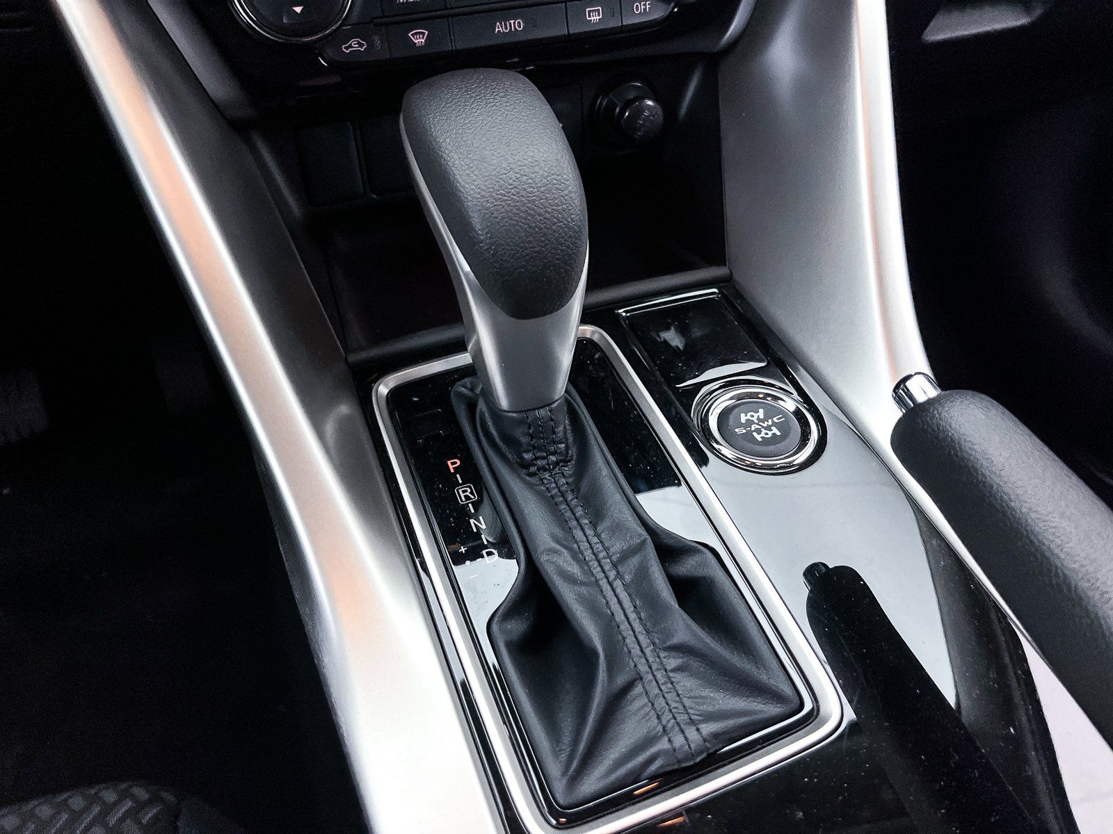 2025 Mitsubishi Eclipse Cross ES - Photo 17