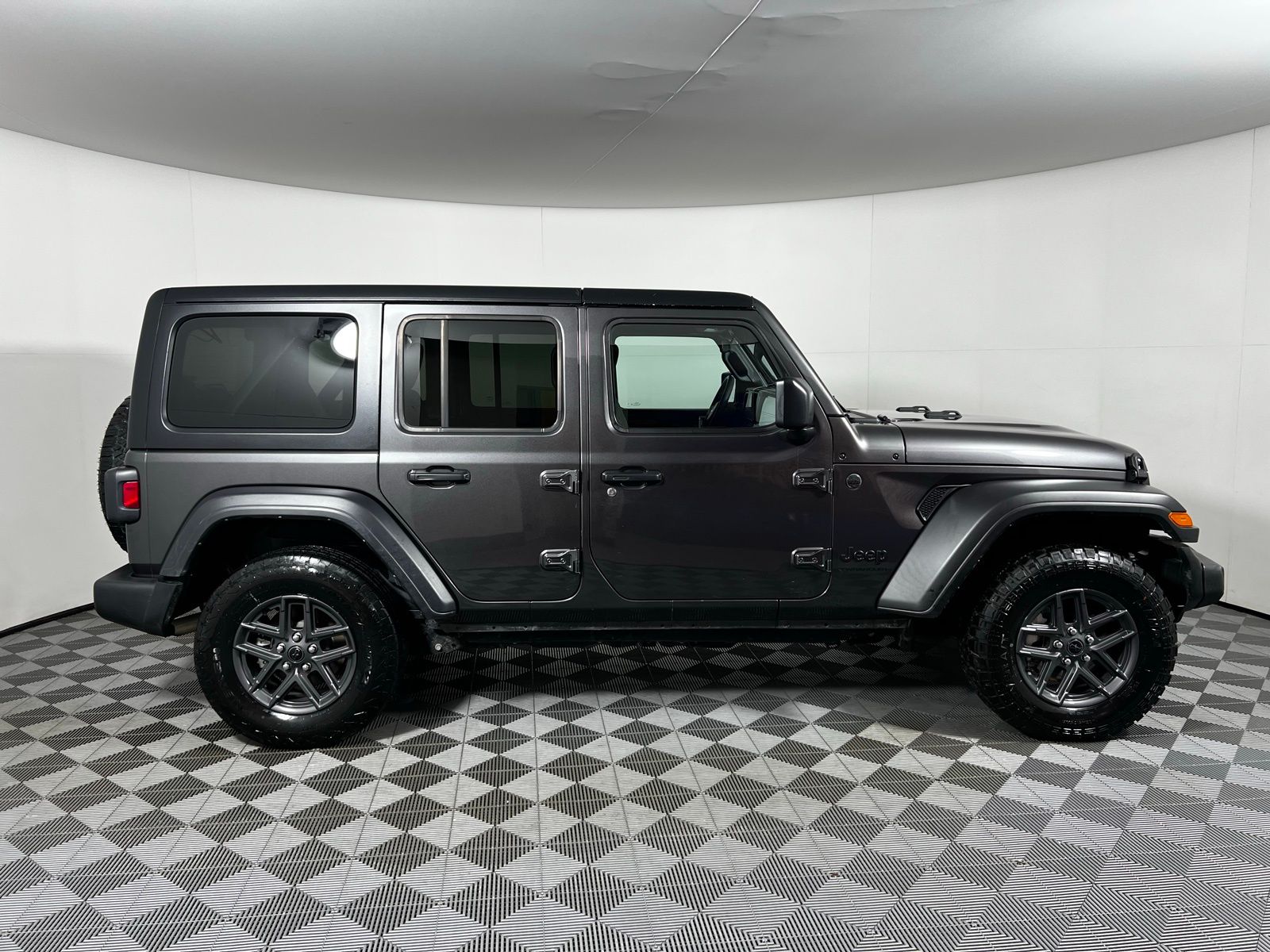 Thumbnail: 2024 Jeep Wrangler - 4