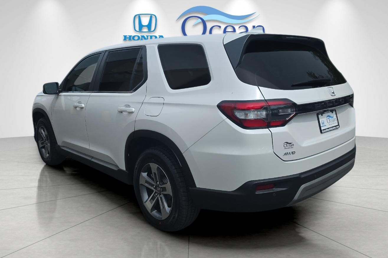 Used 2025 Platinum White Pearl Honda EX-L image 5