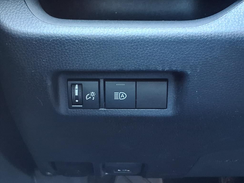 2019 Toyota RAV4 LE White at Emmons Autoplex