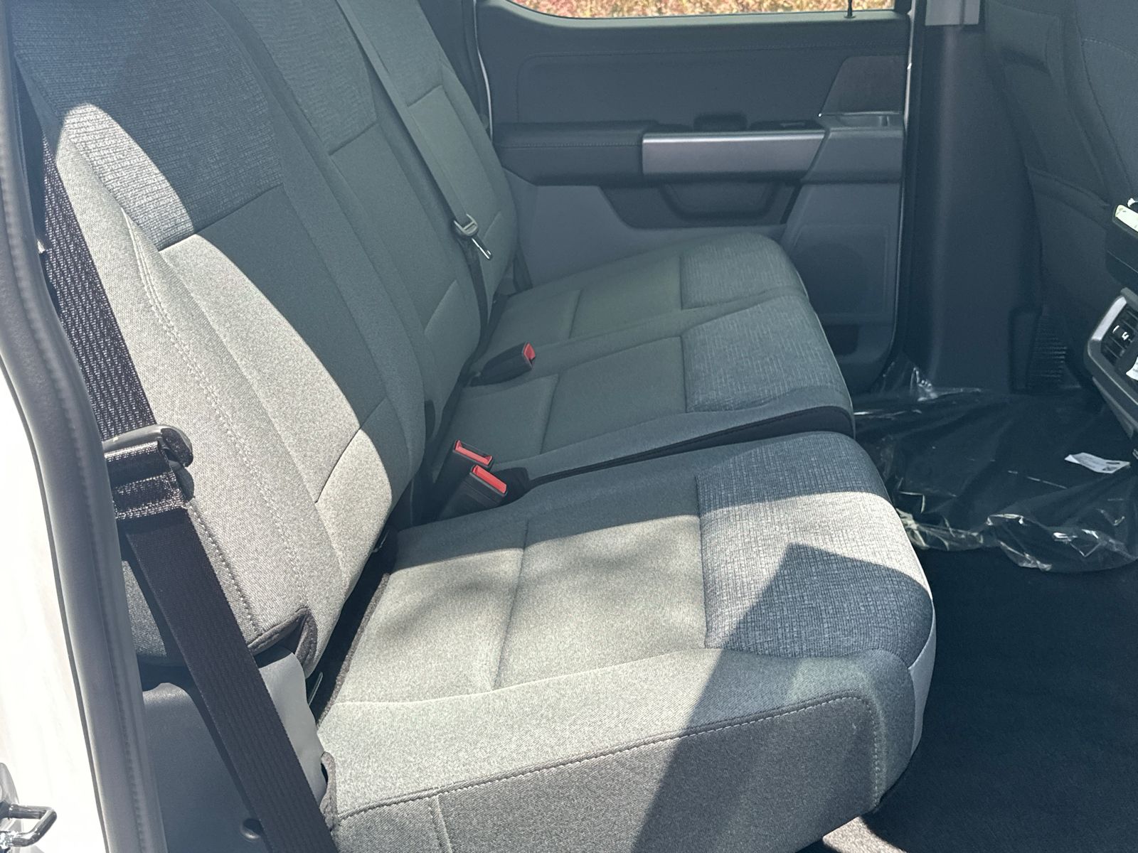 New 2026 Oxford White Ford XLT image 16