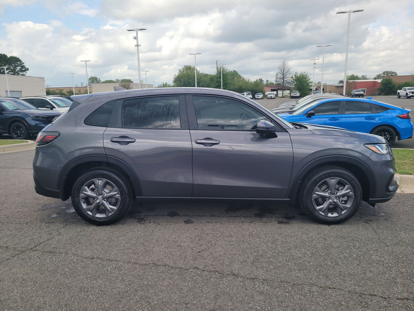 View vehicle photo 3