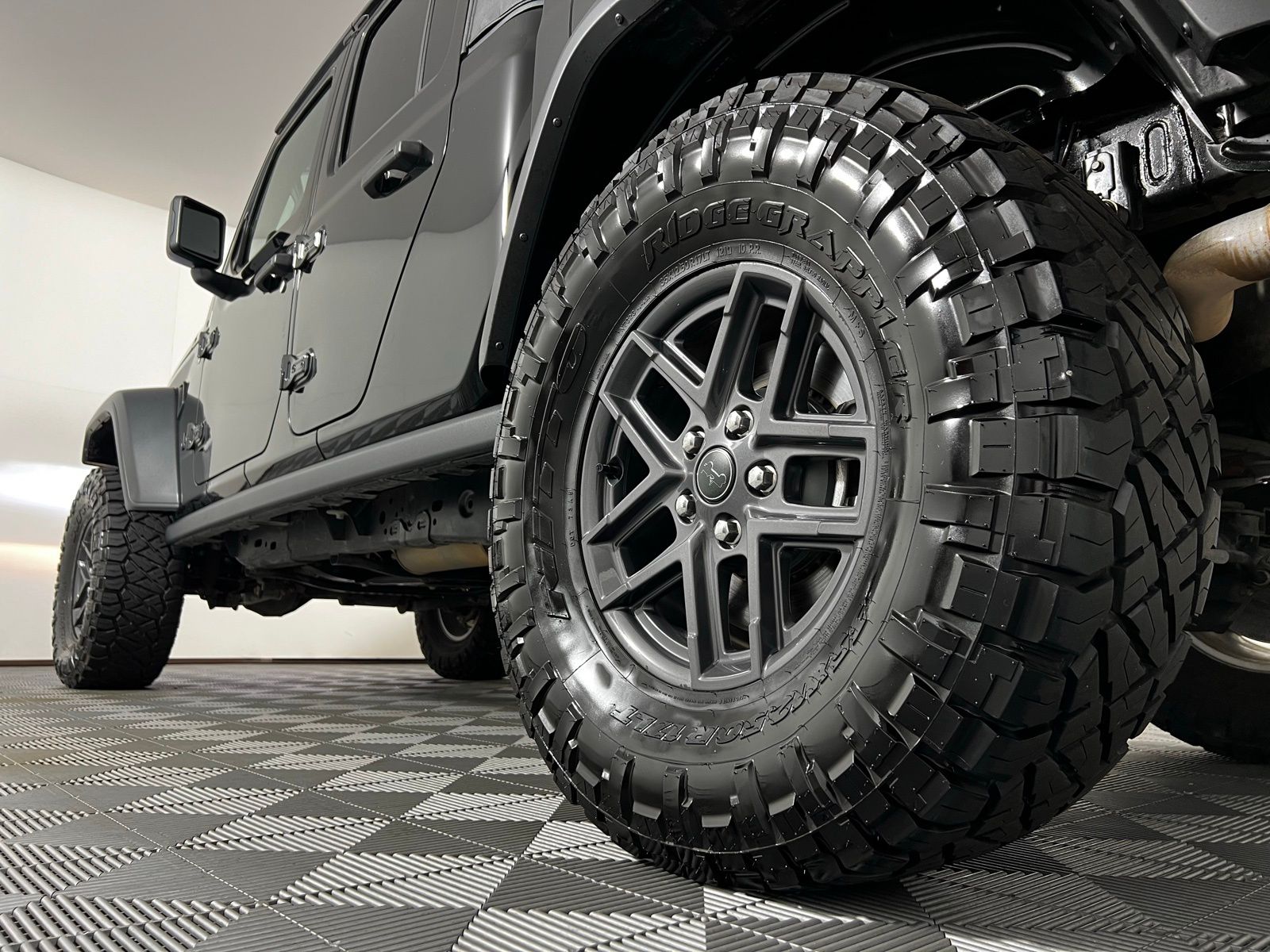 Thumbnail: 2020 Jeep Gladiator - 25