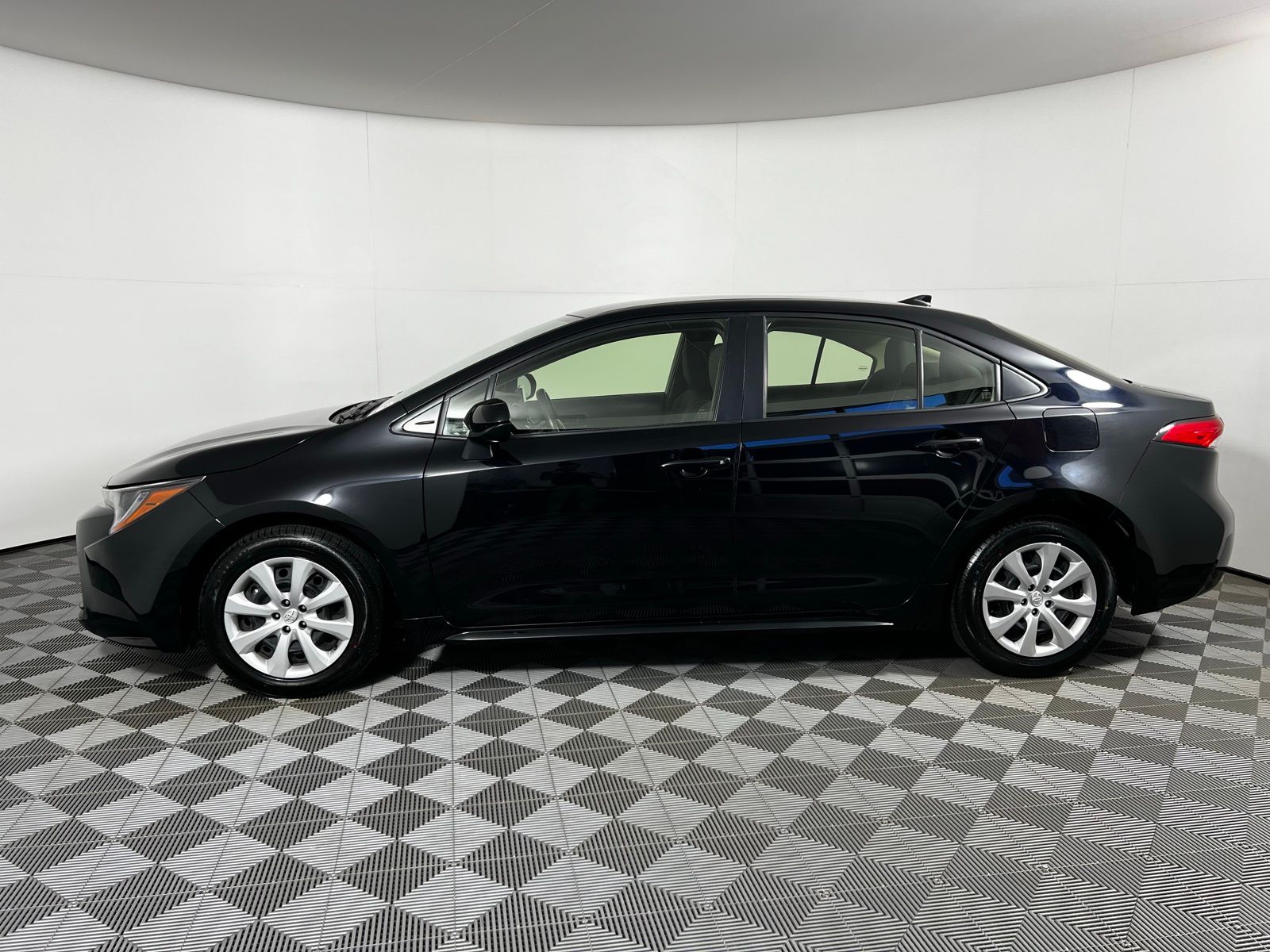 Thumbnail: 2023 Toyota Corolla - 8