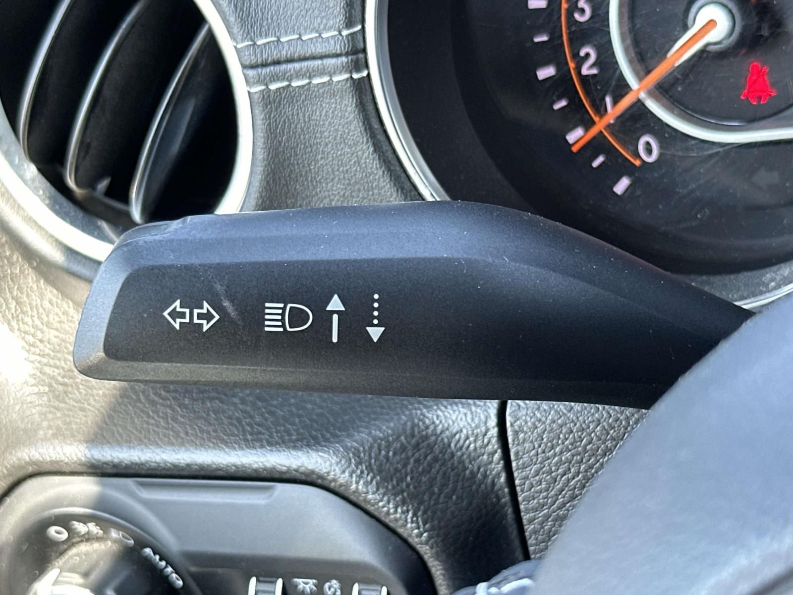 Used 2022 White Jeep Unlimited Sahara image 32
