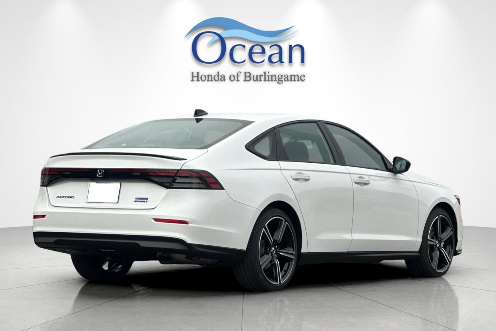 New 2026 PLATINUM WHT PR Honda Sport image 4