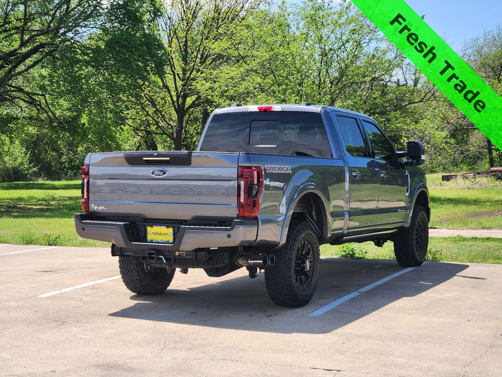 View vehicle photo 4