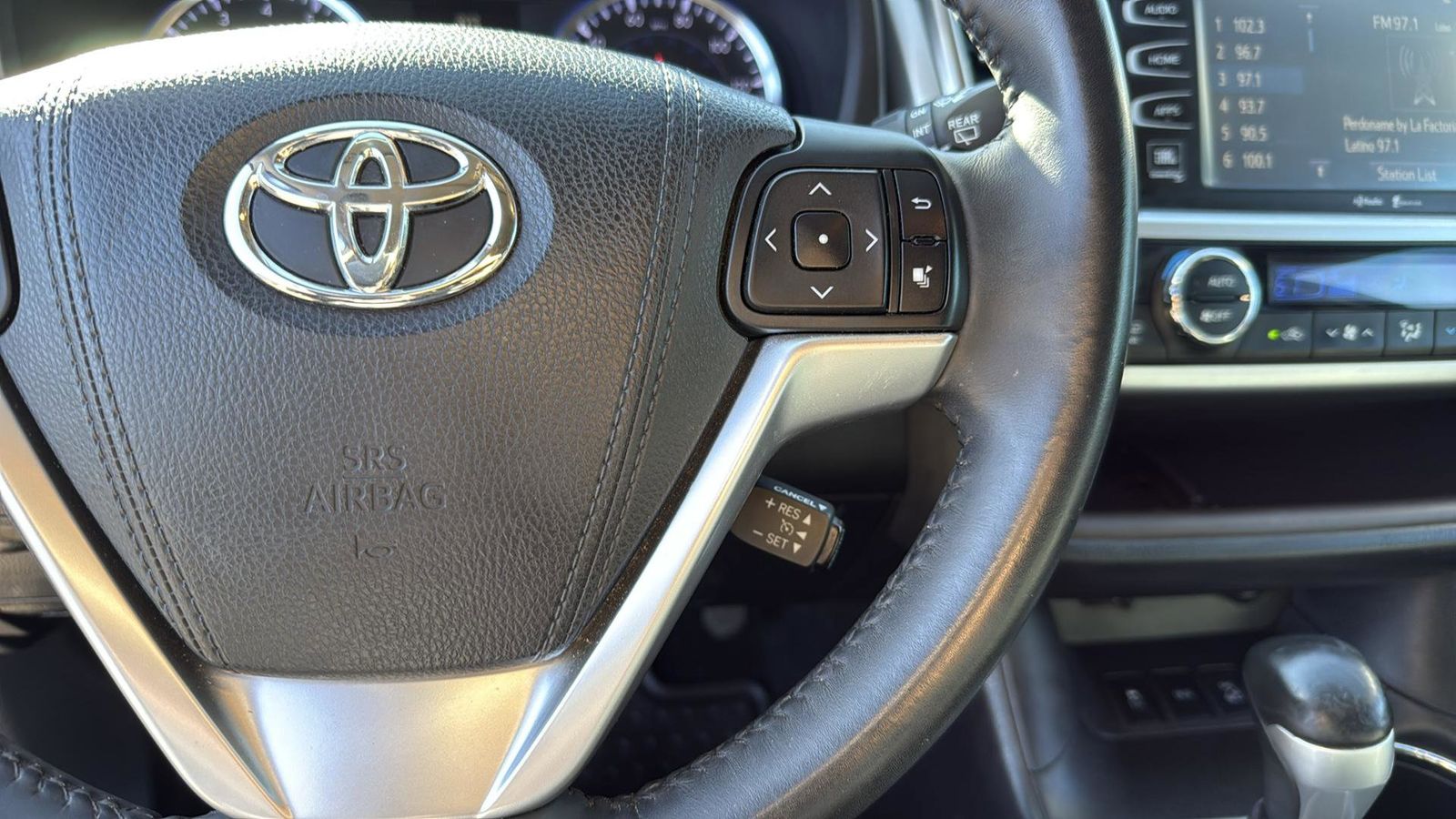 Used Car 2015 Toyota Highlander  Limited For Sale Under $20,000 In Austin, Texas