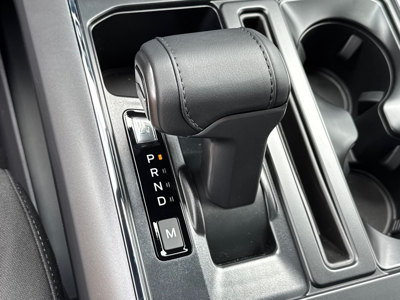 New 2025 Iconic Silver Metallic Ford XLT image 33