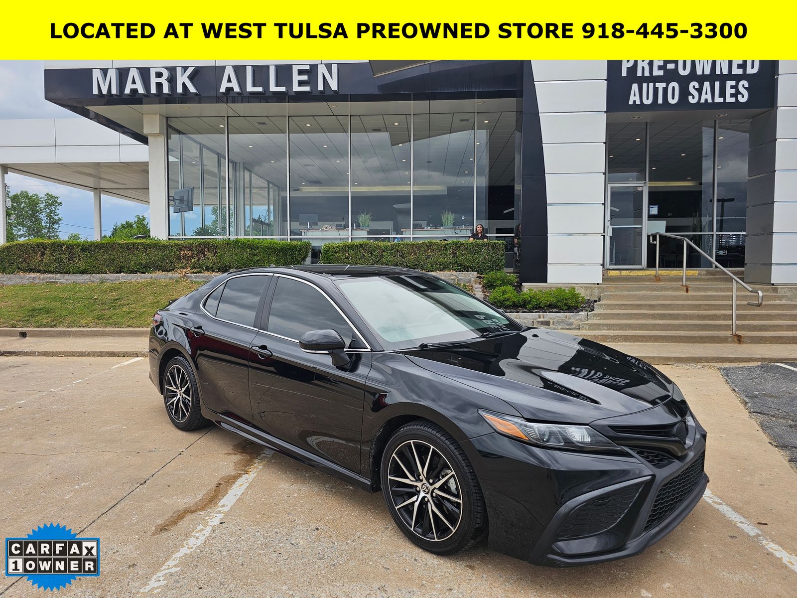 2023 Toyota Camry SE AWD's photo