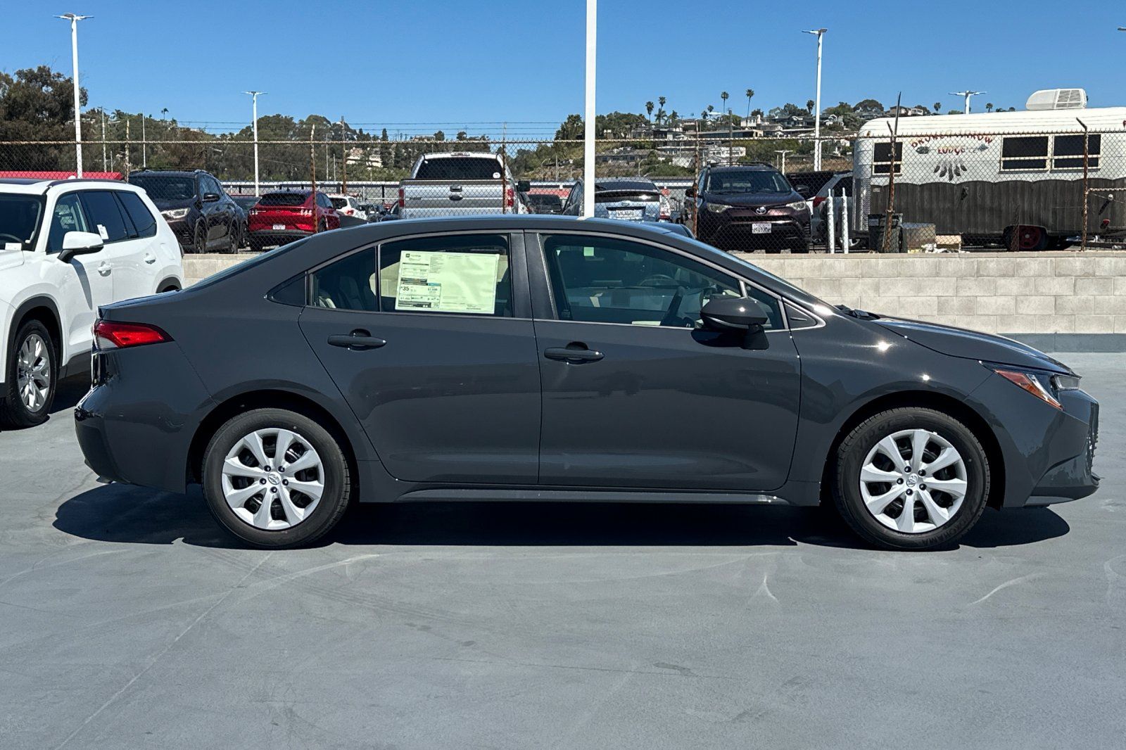 View vehicle photo 3