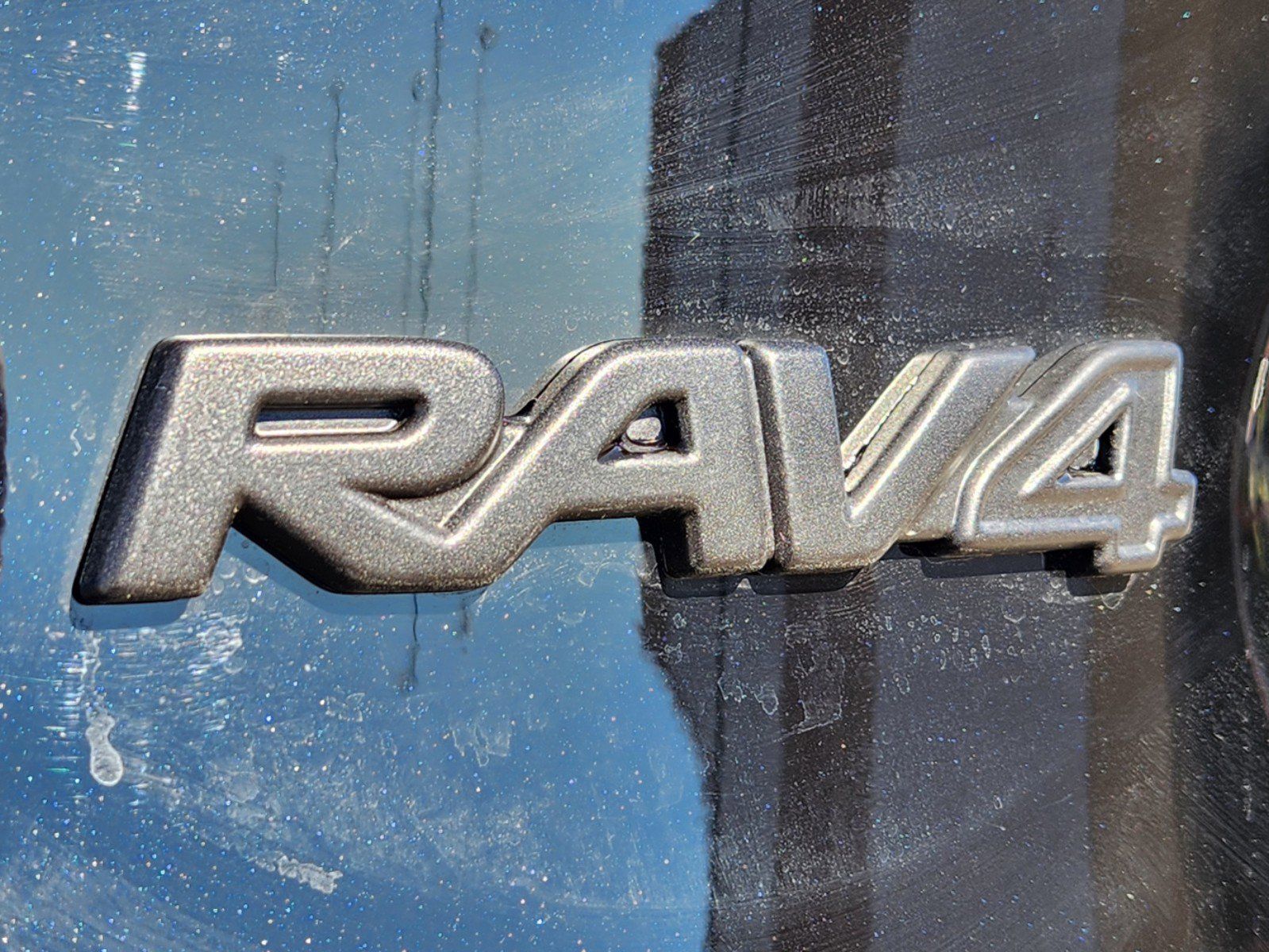 2024 Toyota RAV4 XLE Premium 9