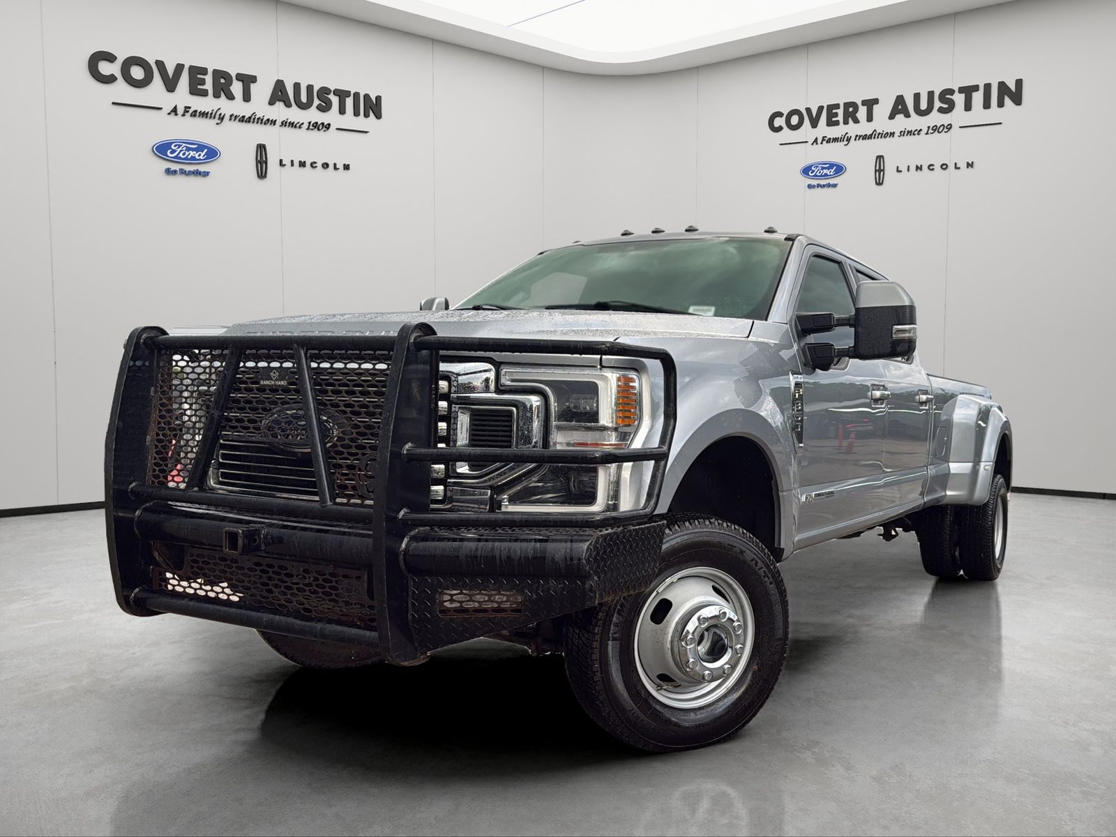 Silver Metallic 2022 Ford F-350 Super Duty Lariat Crew Cab LB DRW 4WD Pickup Truck Four-Wheel Drive Automatic