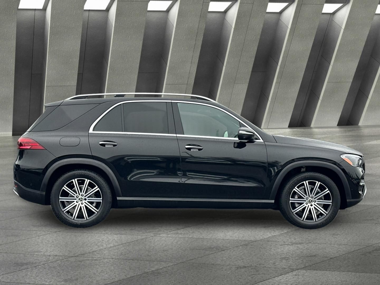 used 2025 Mercedes-Benz GLE car, priced at $60,998