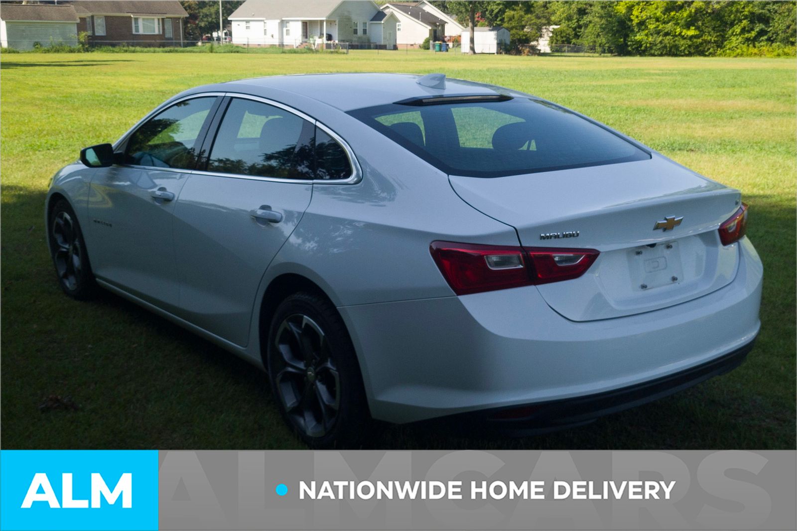 Used 2023 Summit White Chevrolet LT image 5