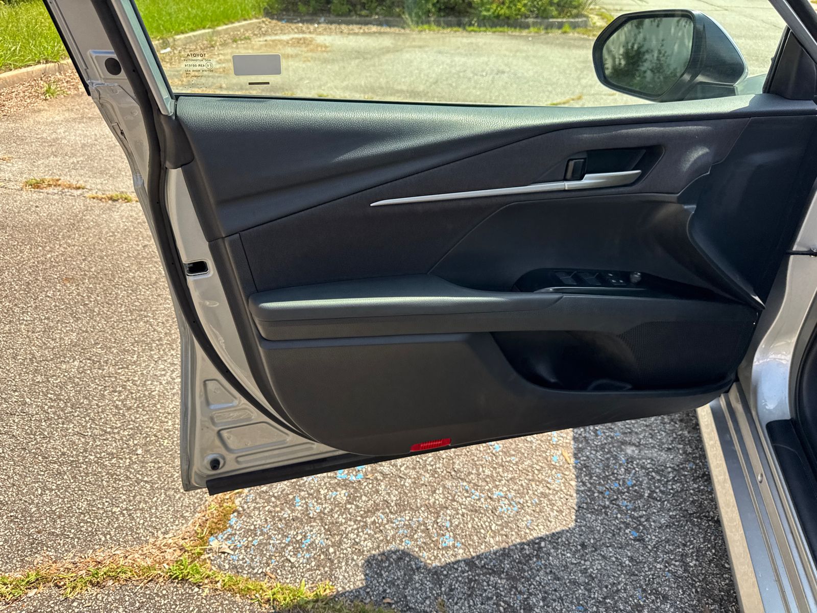 Used 2025 Silver Toyota LE image 10