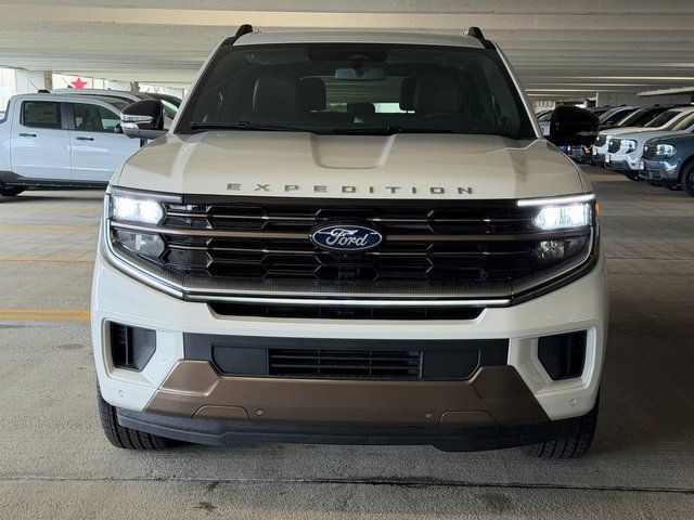 New 2026 Star White Metallic Tri-Coat Ford King Ranch image 2