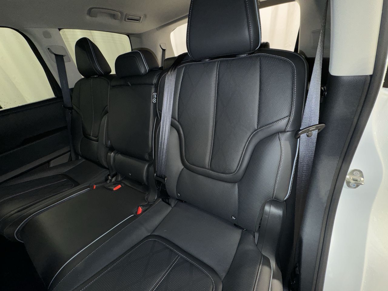 2025 Infiniti QX80 Sensory photo 27