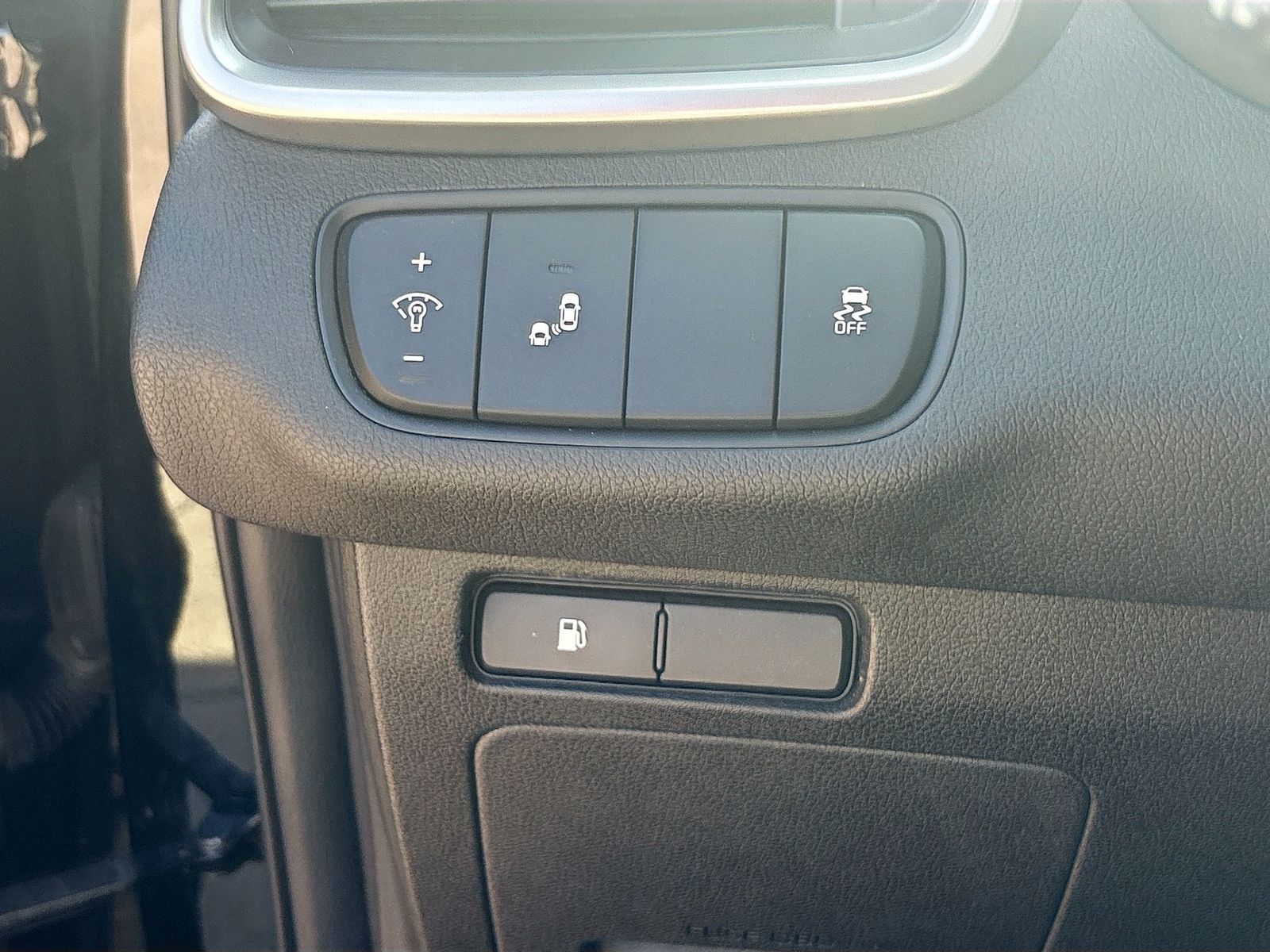 Used 2019 Black Kia LX image 10