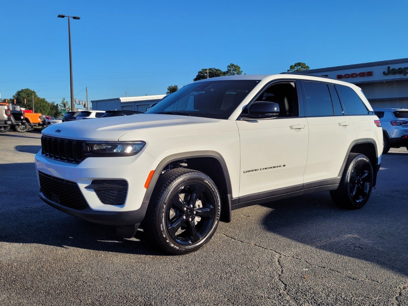 2025 Jeep Grand Cherokee Altitude's photo