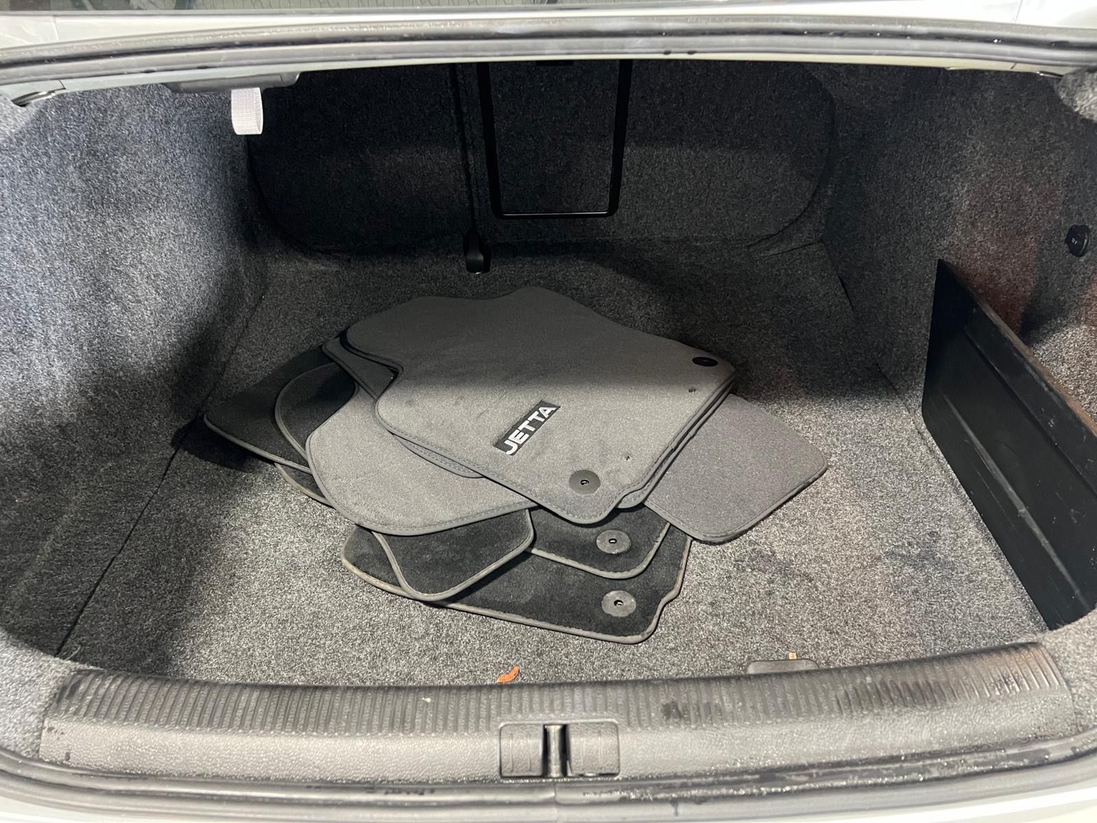 Used Car 2010 Volkswagen Jetta  For Sale Under $10,000 In Austin, Texas