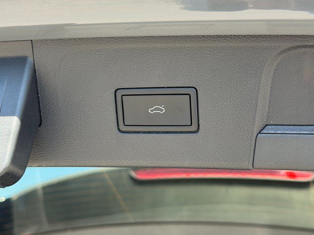 Used 2025 Gray Volkswagen 2.0T SE w/Technology image 17