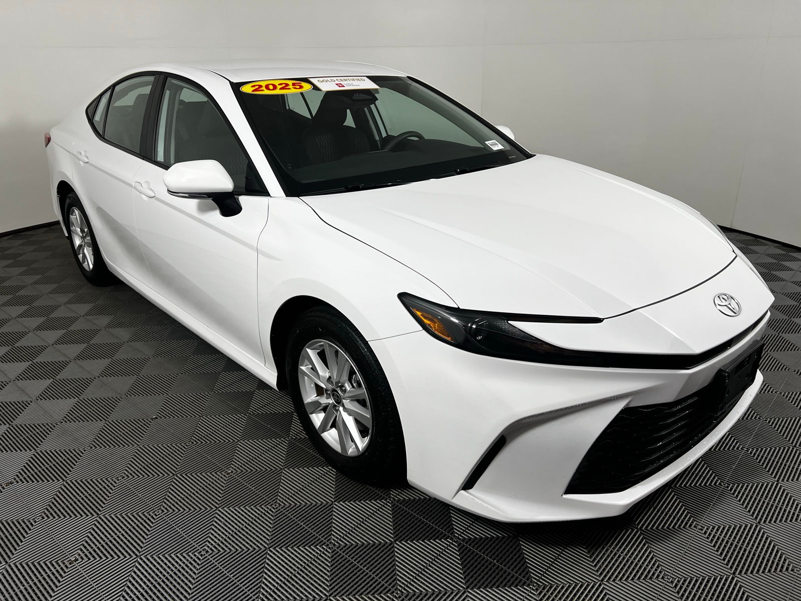 Thumbnail: 2025 Toyota Camry - 3