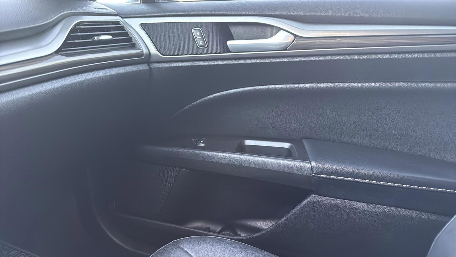 Used Car 2017 Ford Fusion  Se For Sale Under $12,000 In Austin, Texas