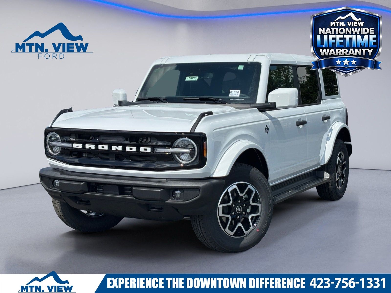 Oxford White 2026 Ford Bronco SUV / Crossover Four-Wheel Drive Automatic