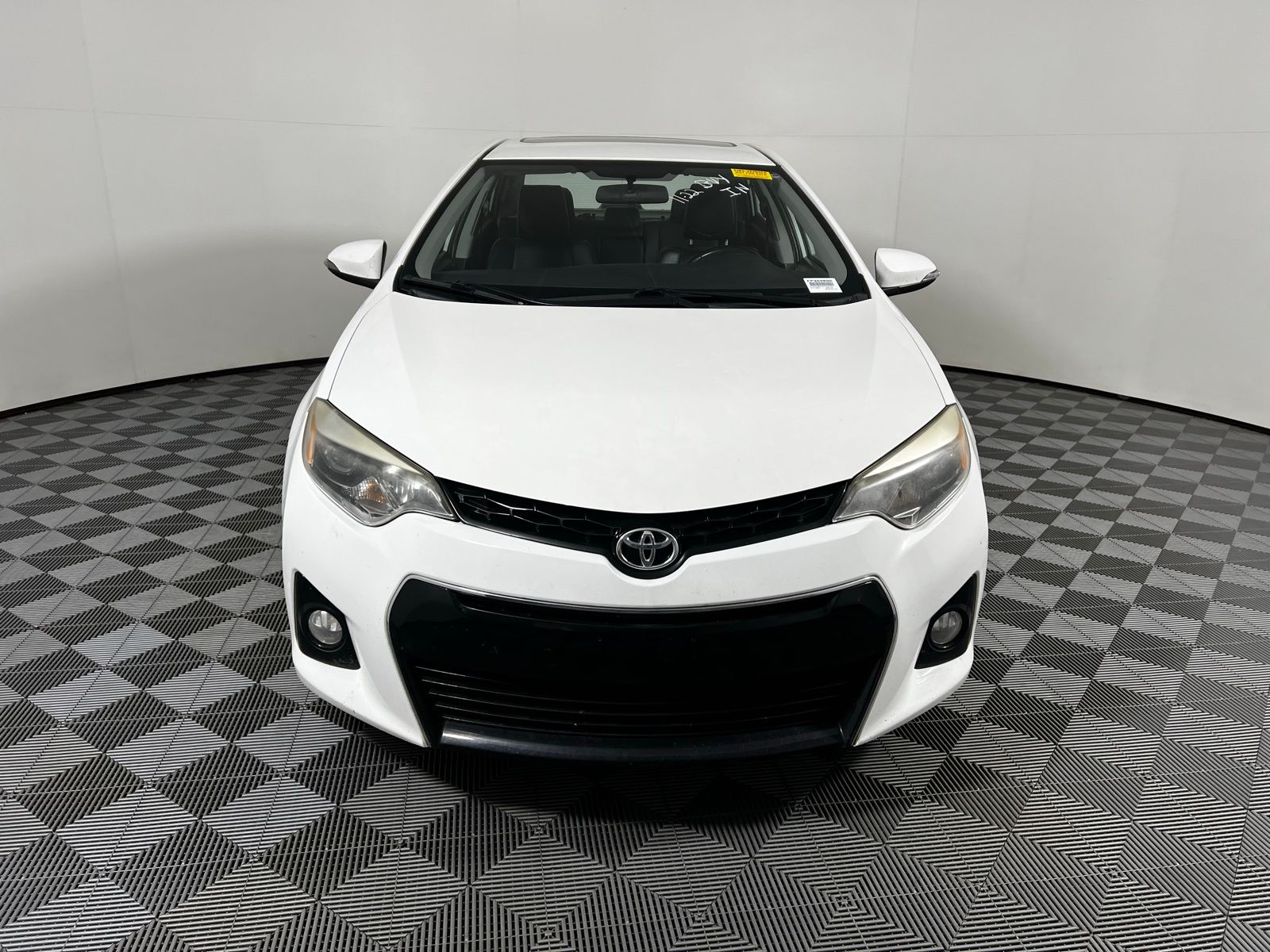 Thumbnail: 2015 Toyota Corolla - 2
