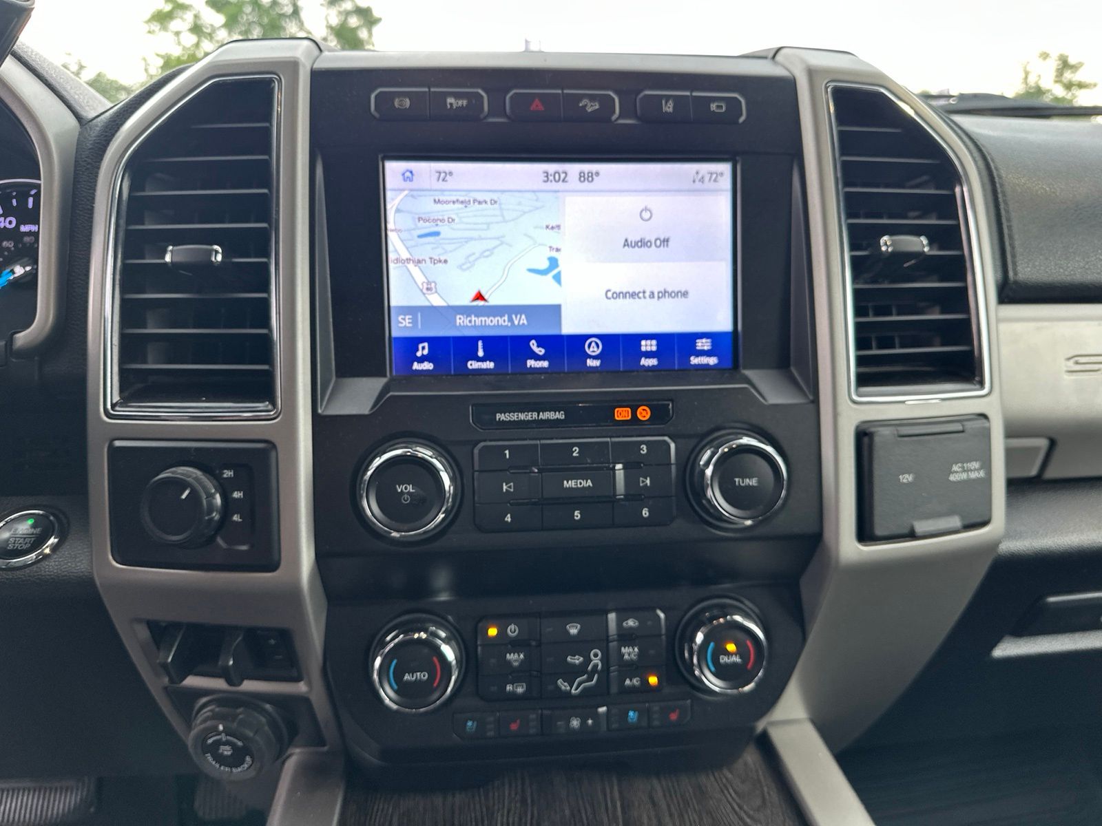 Used 2020 Magnetic Metallic Ford Lariat image 19