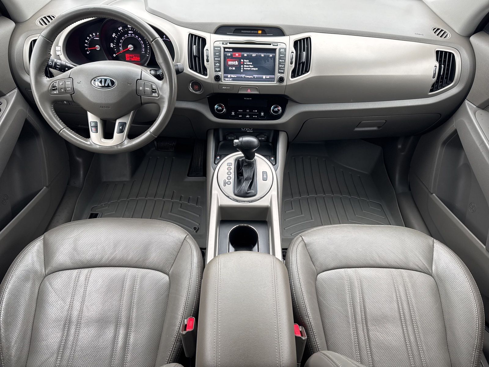 View vehicle photo 4