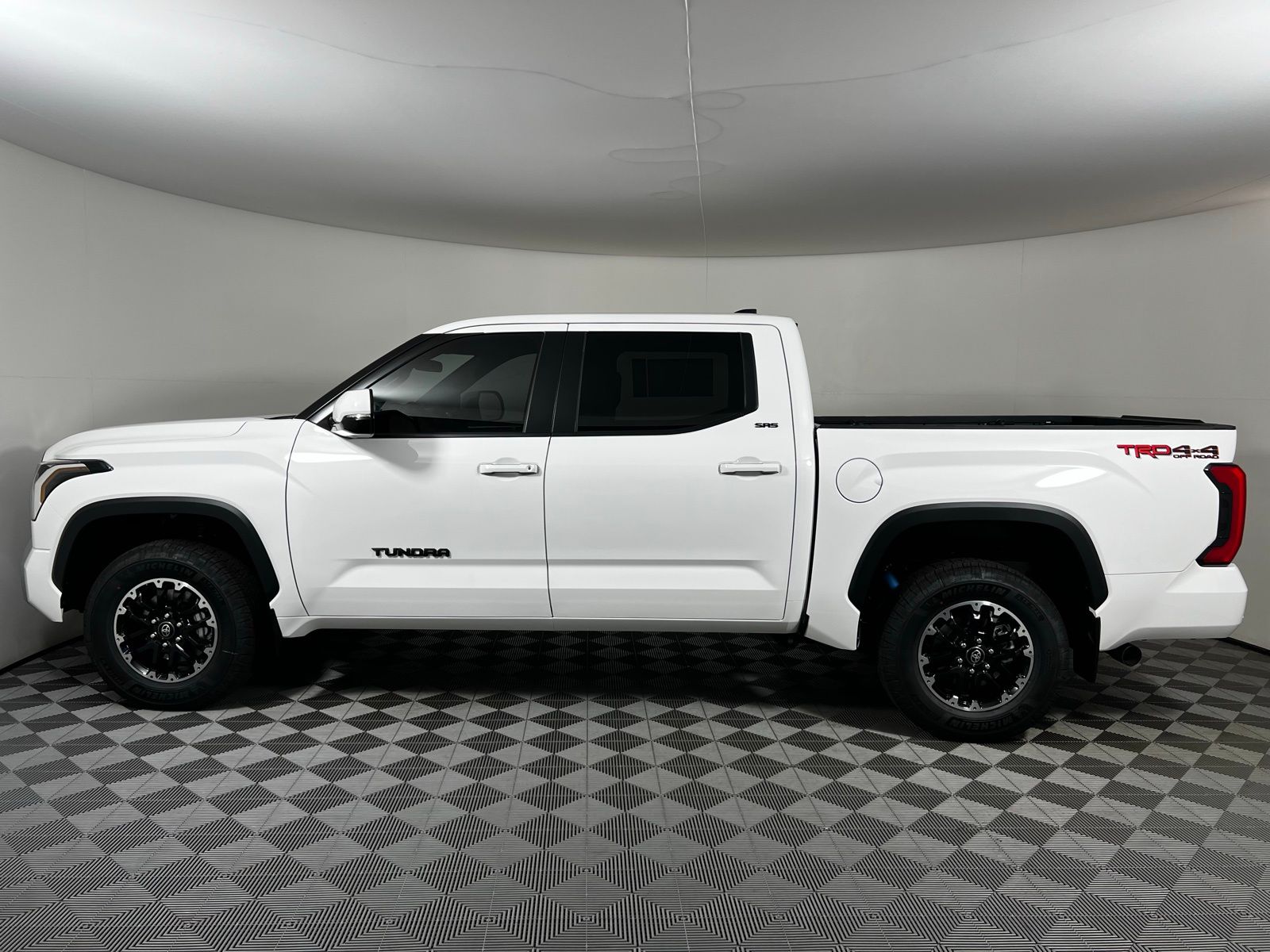 2025 Toyota Tundra SR5 8