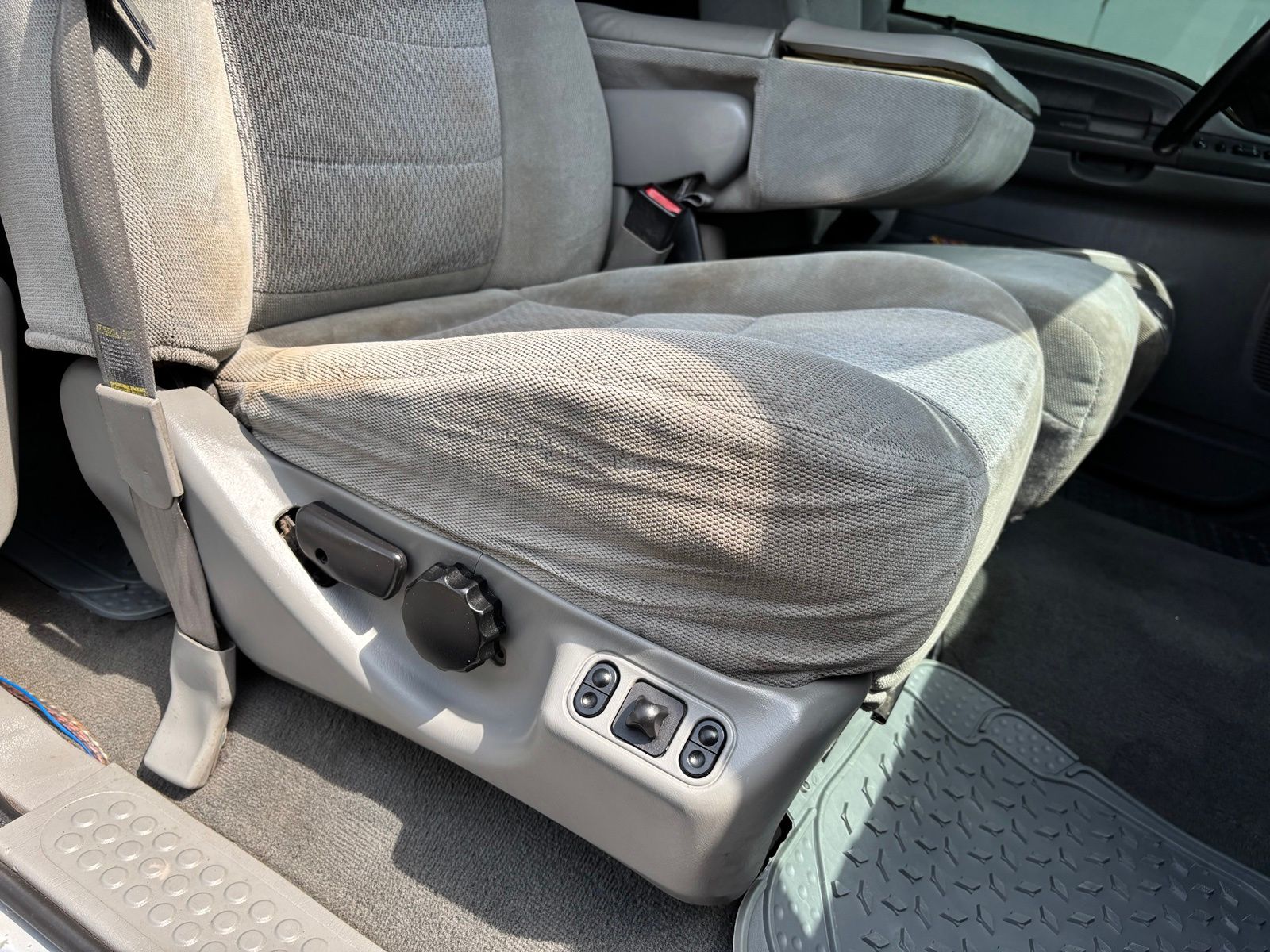 Used 2003 Ford F-250SD Truck