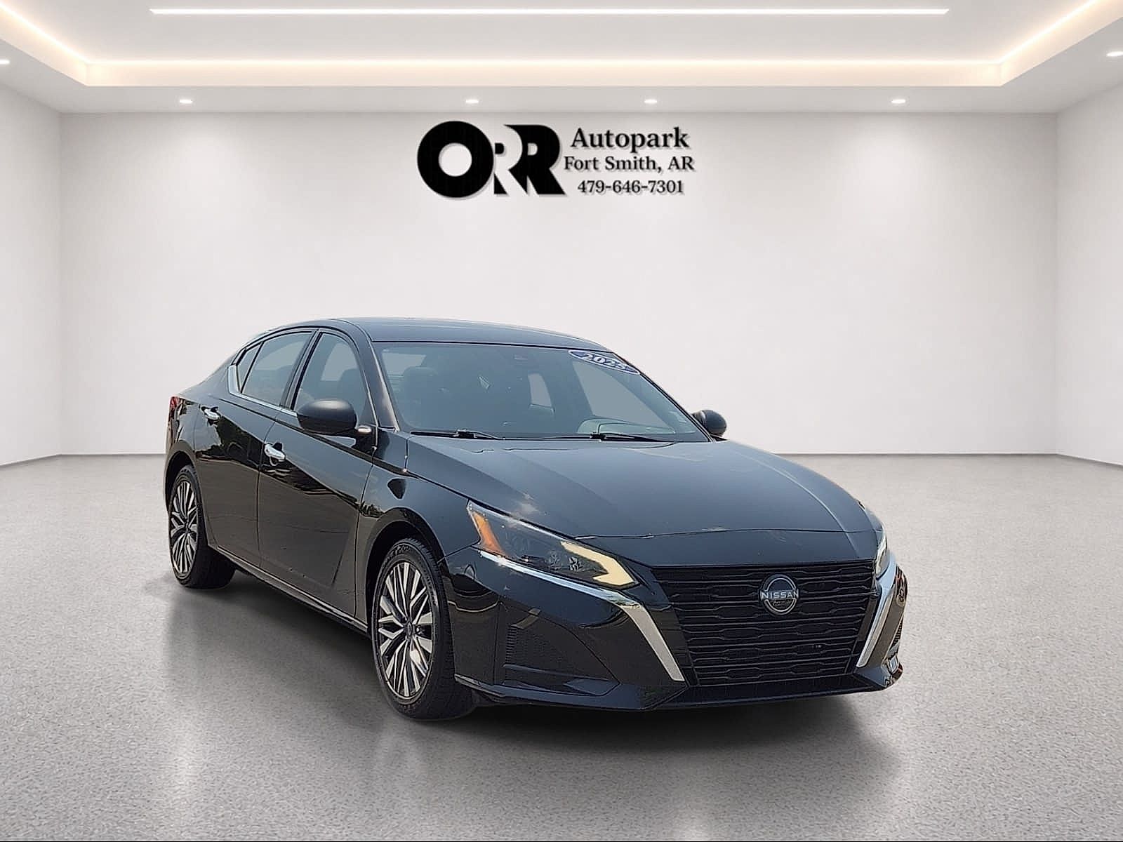 Super Black 2025 Nissan Altima Sedan Front-Wheel Drive Continuously Variable Transmission