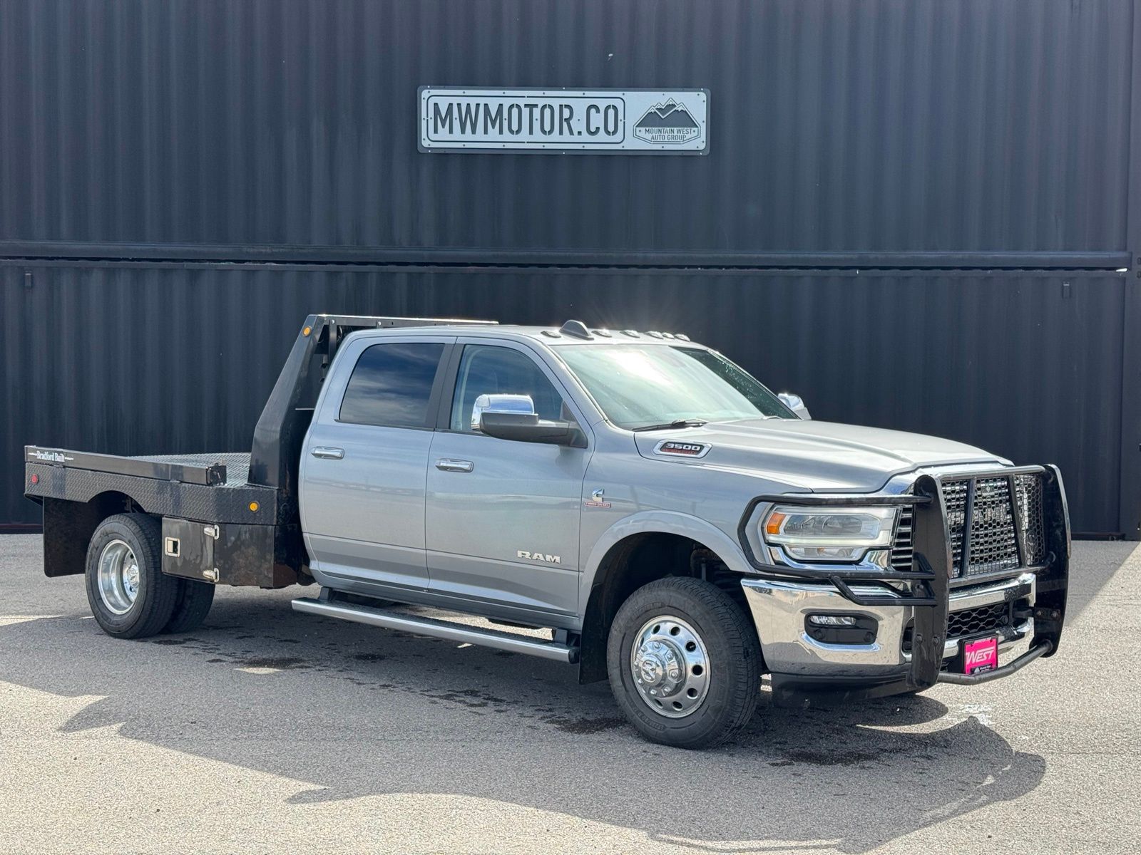 2022 RAM 3500 Laramie Crew Cab LB DRW 4WD
