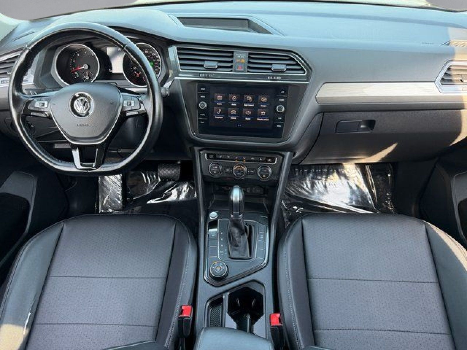 Used 2019 Green Volkswagen 2.0T SE image 4