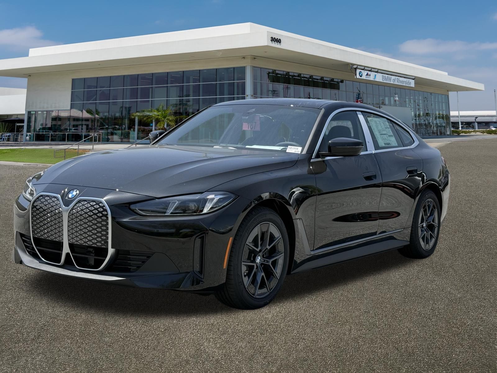 New 2026 Black BMW eDrive40 image 4
