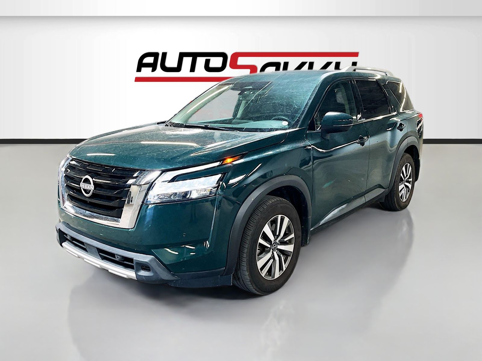 Used 2024 Black Nissan SL image 3