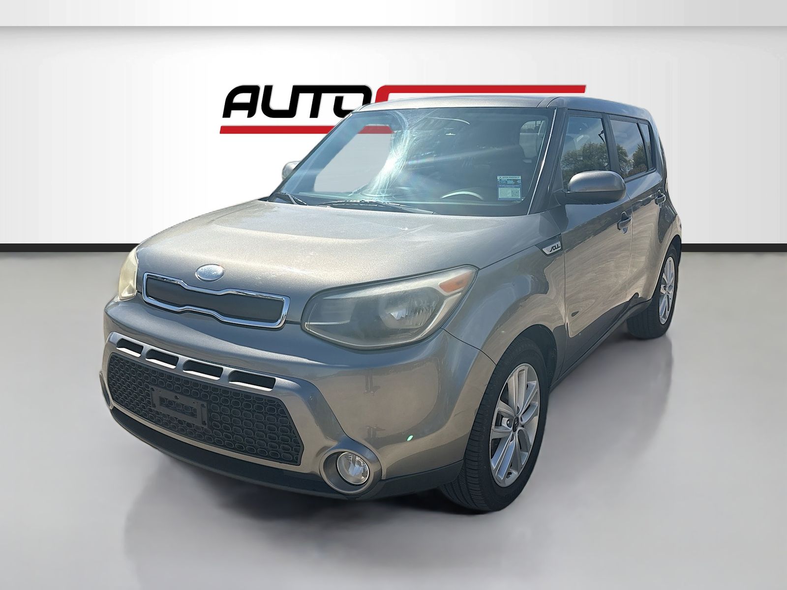 Used 2018 Gray Kia Plus image 3