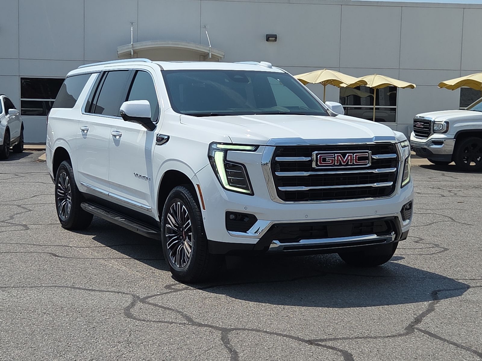 Summit White 2026 GMC Yukon XL SUV / Crossover Four-Wheel Drive
