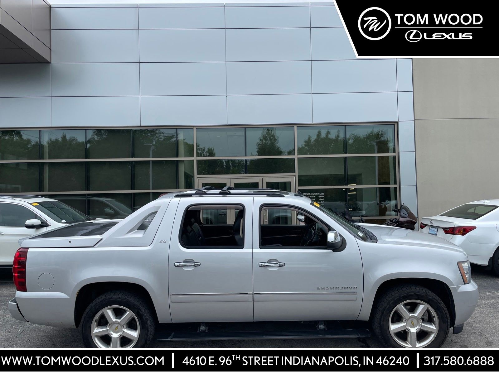 Silver Ice Metallic 2012 Chevrolet Avalanche Pickup Truck Four-Wheel Drive 6-Speed Automatic