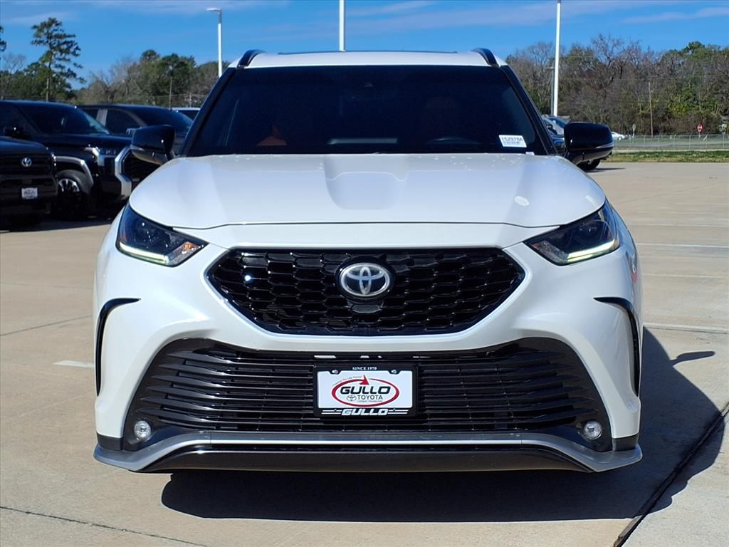 2021 Toyota Highlander XSE White at Autostrade