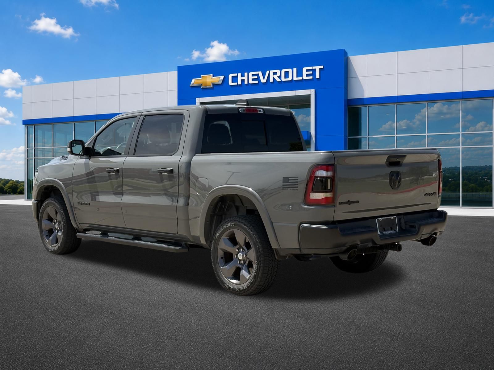View vehicle photo 5