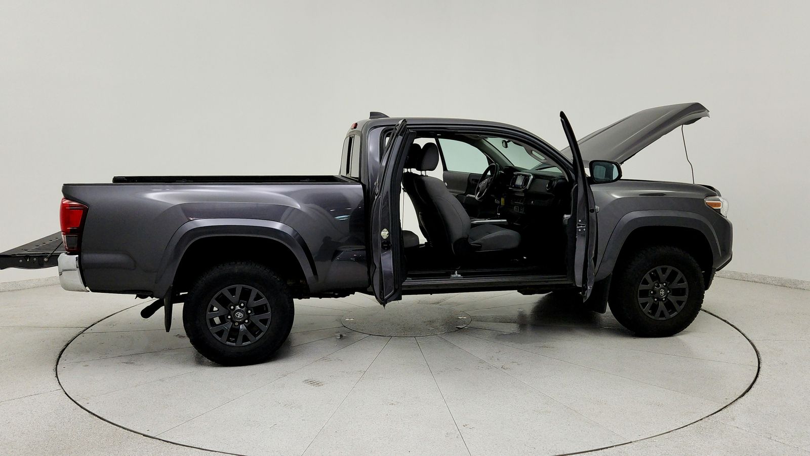 Used 2020 Gray Toyota SR5 image 14