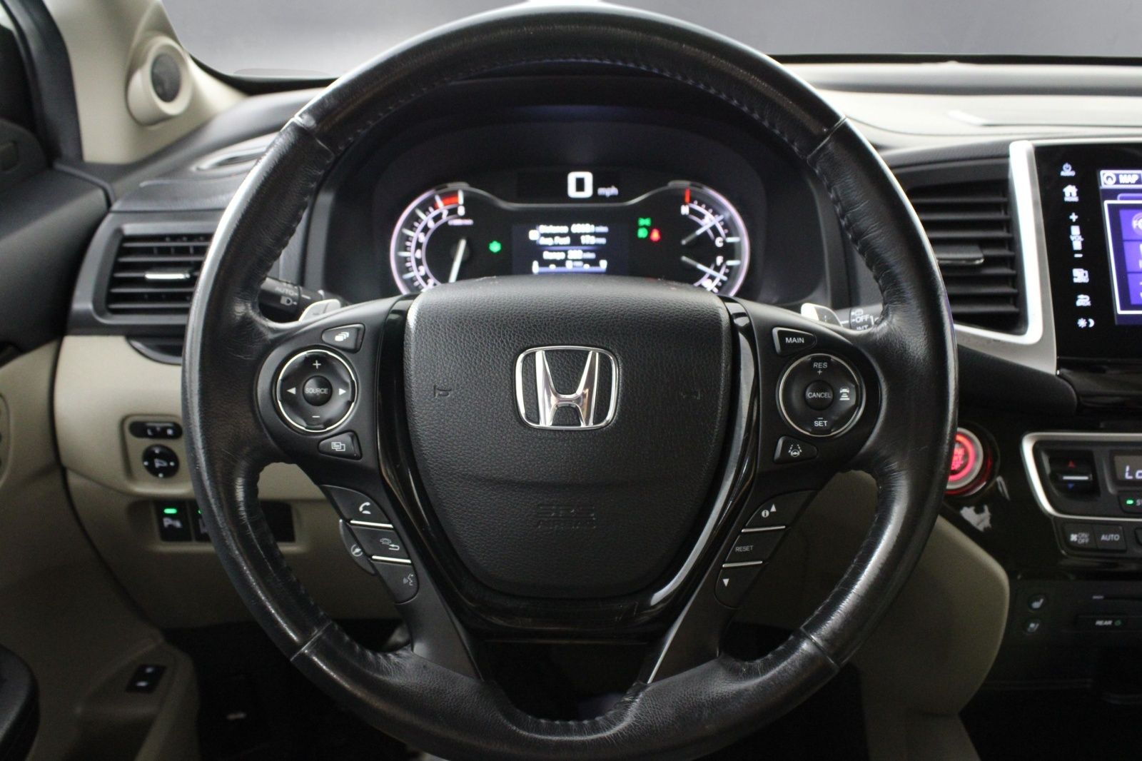 Used 2017 White Honda Elite image 4