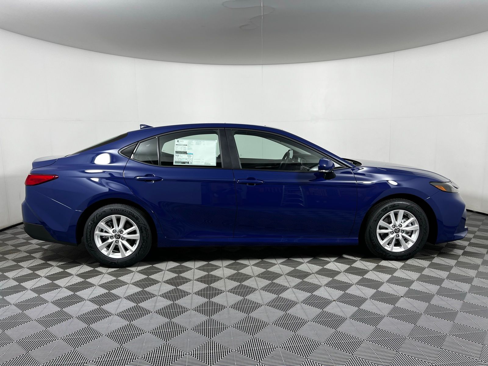 2025 Toyota Camry LE 4