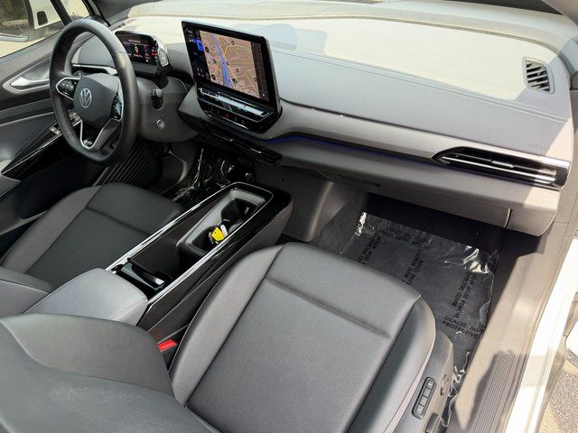 Used 2024 White Volkswagen S image 31