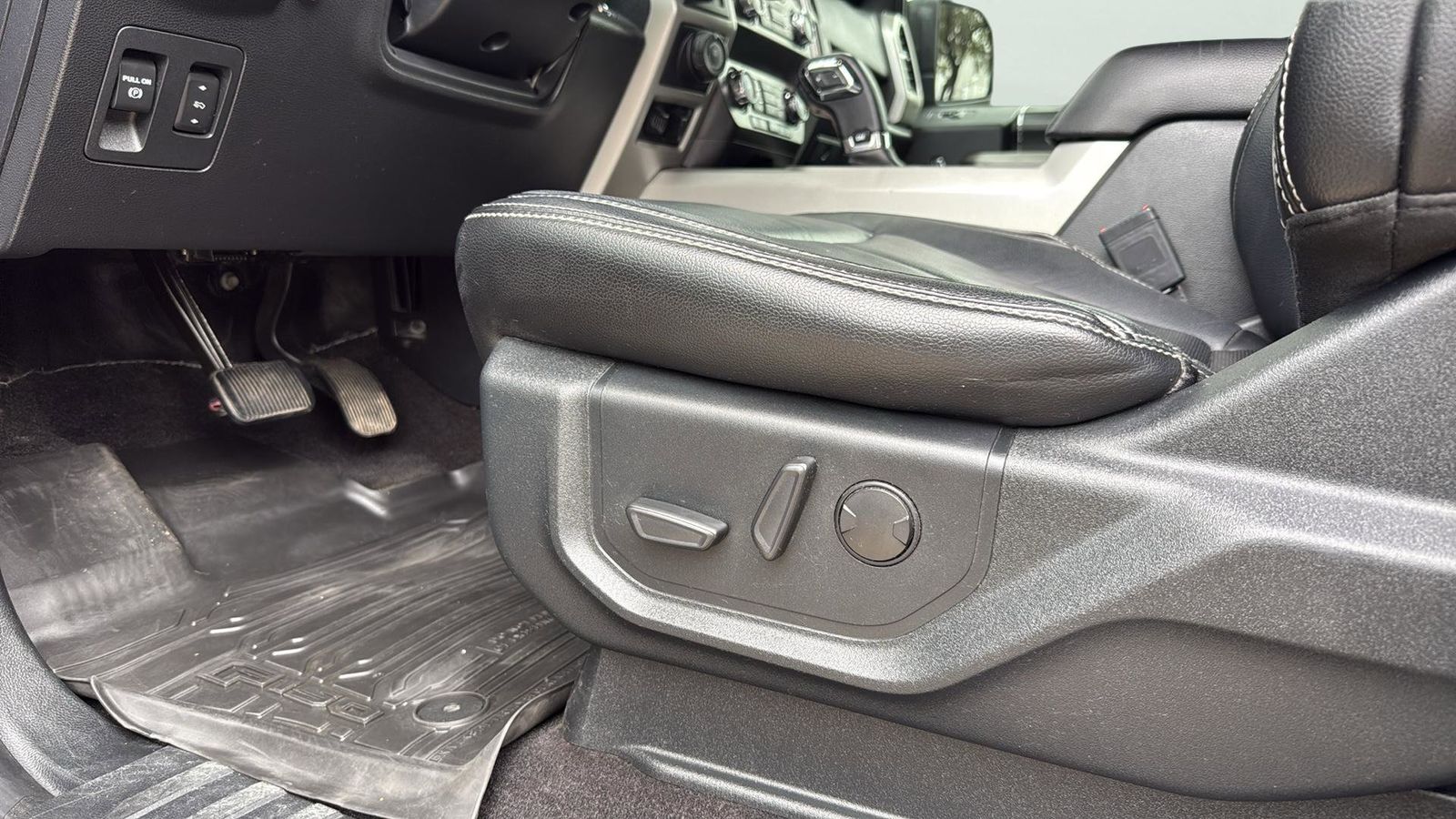 Used Car 2019 Ford F-150  Lariat For Sale Under $35,000 In Austin, Texas